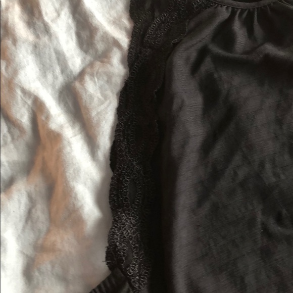 Kendall and Kylie black tank - Picture 3 of 3